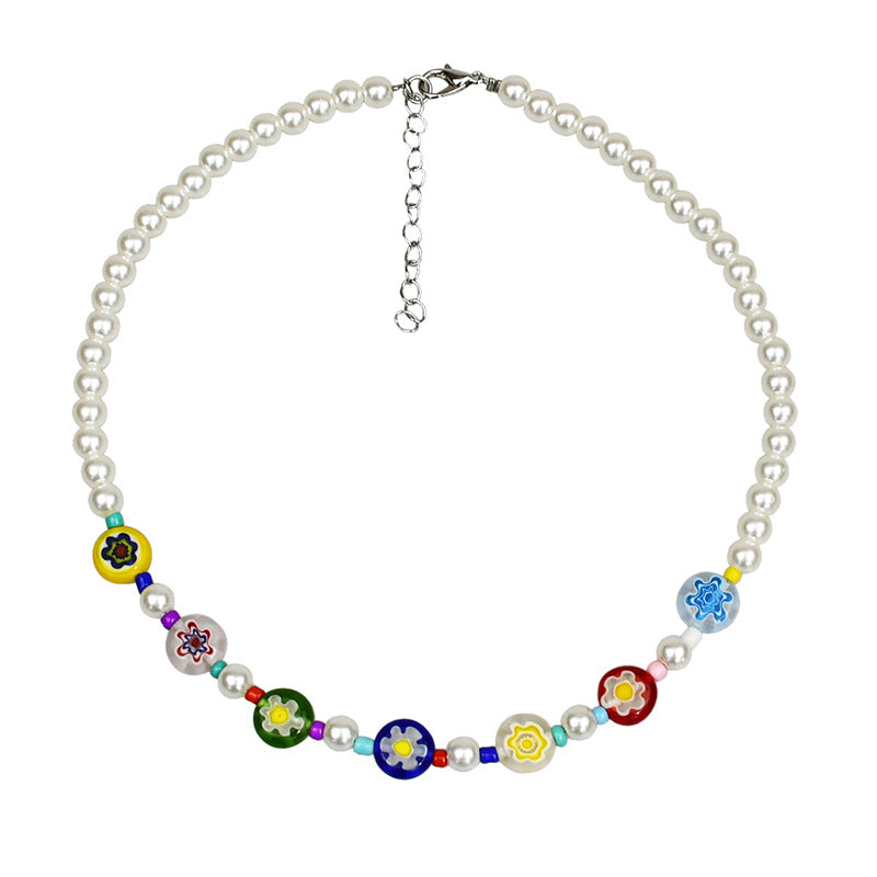 Venta al por mayor collar de clavícula de perlas de vidrio de pétalos de margaritas pequeños coloridos